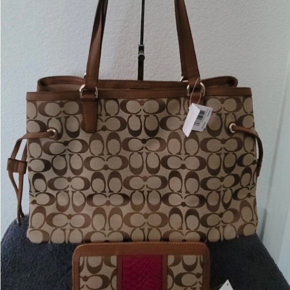 Coach purse and wallet set - Picture 3 of 5